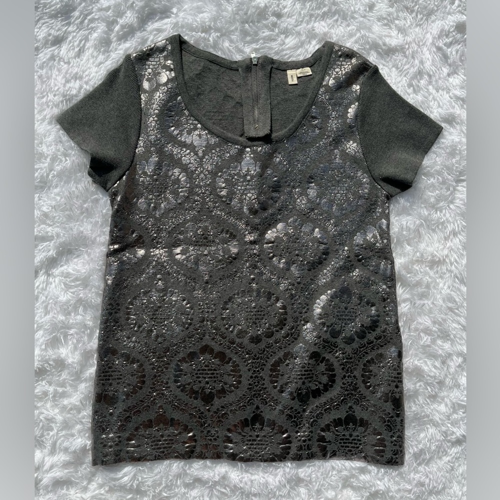 ANTHROPOLOGIE MOTH WOMEN’S DRAWING ROOM SILVER METALLIC SHORT SLEEVE SWEATER XS
